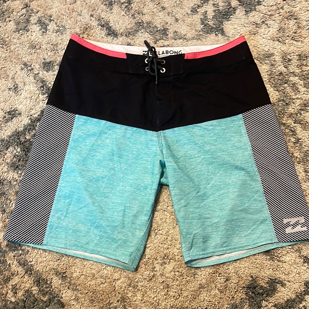 Men’s Billabong platinum X board shorts/swim trunks size 34
